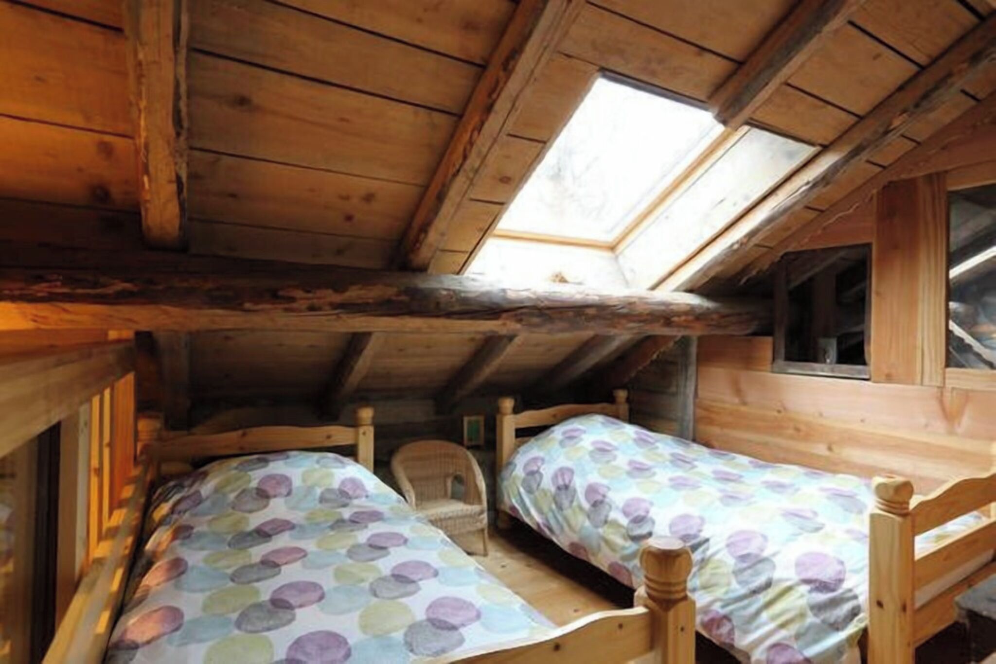 2 bedrooms, iron/ironing board, WiFi