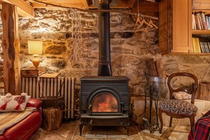 Interior - Chalet 'Pierre Bois Lac' with Mountain View, Shared Terrace and Garden (Le Haut-Bréda)
