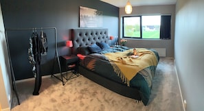 3 chambres, fer et planche à repasser, accès Internet, draps fournis