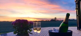 Modern detached house with sauna! 6 beds. 20 min. From Oslo.