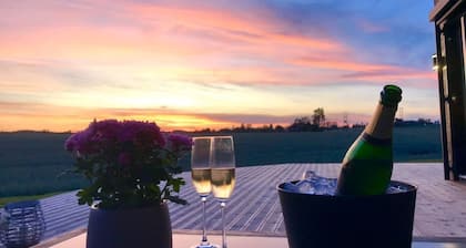 Modern detached house with sauna! 6 beds. 20 min. From Oslo.