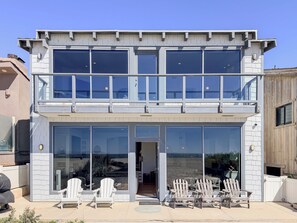 Terrace/patio - 717 O-Luxury oceanfront beach house in  Silverstrand Beach, Oxnard Ca (Oxnard)