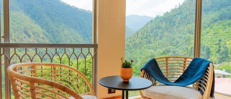 Comfort kamer, uitzicht op bergen | Een laptopwerkplek, gratis wifi