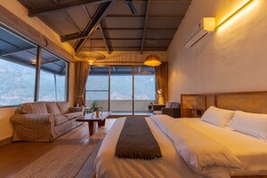 Luxury Suite, Balcony, Mountain View | Premium bedding, down comforters, pillowtop beds, laptop workspace - Over The World (Kosiyakutoli)