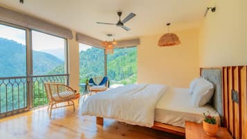 Habitación Confort, vista a la montaña | Espacio para trabajar con laptop y wifi gratis