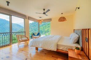 Habitación Confort, vista a la montaña | Espacio para trabajar con laptop y wifi gratis