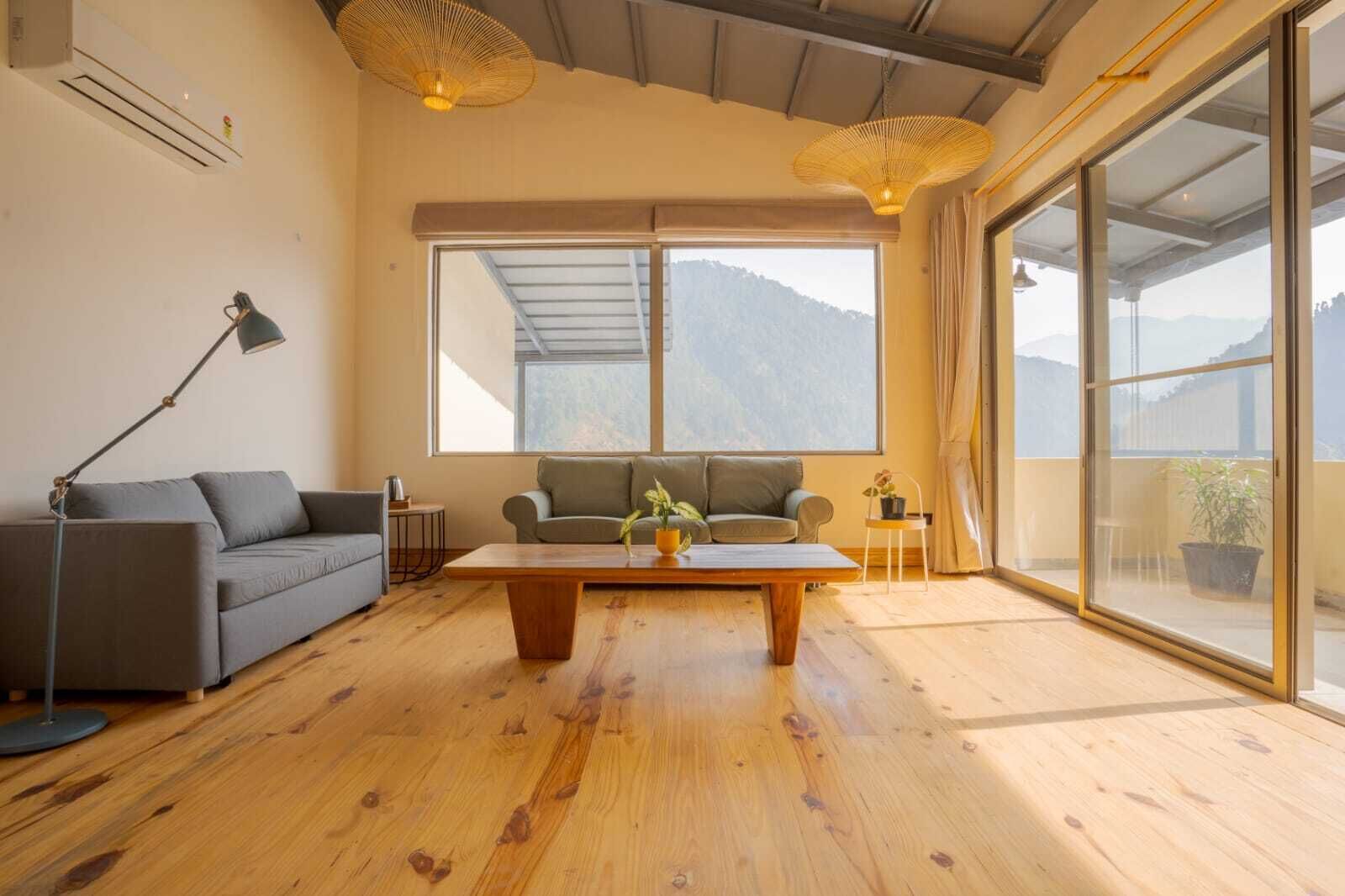 Luxury Suite, Balcony, Mountain View | Premium bedding, down comforters, pillowtop beds, laptop workspace