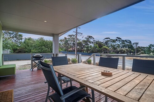 Long Island Retreat: Pelican. The Perfect Riverside Family Getaway.