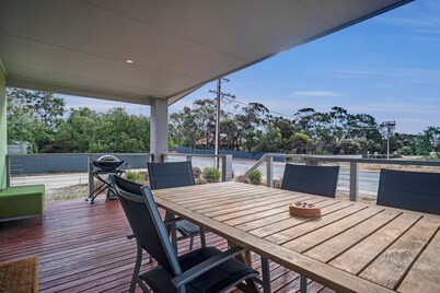 Long Island Retreat: Pelican. The Perfect Riverside Family Getaway.