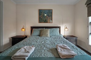 3 habitaciones, tabla de planchar con plancha, internet y ropa de cama 