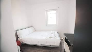 4 bedrooms, WiFi, bed sheets