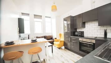 Fridge, microwave, stovetop, toaster