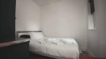 4 bedrooms, WiFi, bed sheets