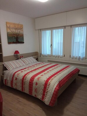 Room - 'Casetta Gialla' Apartment with Private Terrace (Pieve di Cadore)