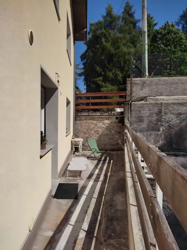 Property grounds - 'Casetta Gialla' Apartment with Private Terrace (Pieve di Cadore)