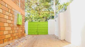 Enceinte de lâhĂ©bergement