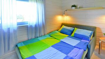 House | 4 bedrooms, individually furnished, bed sheets