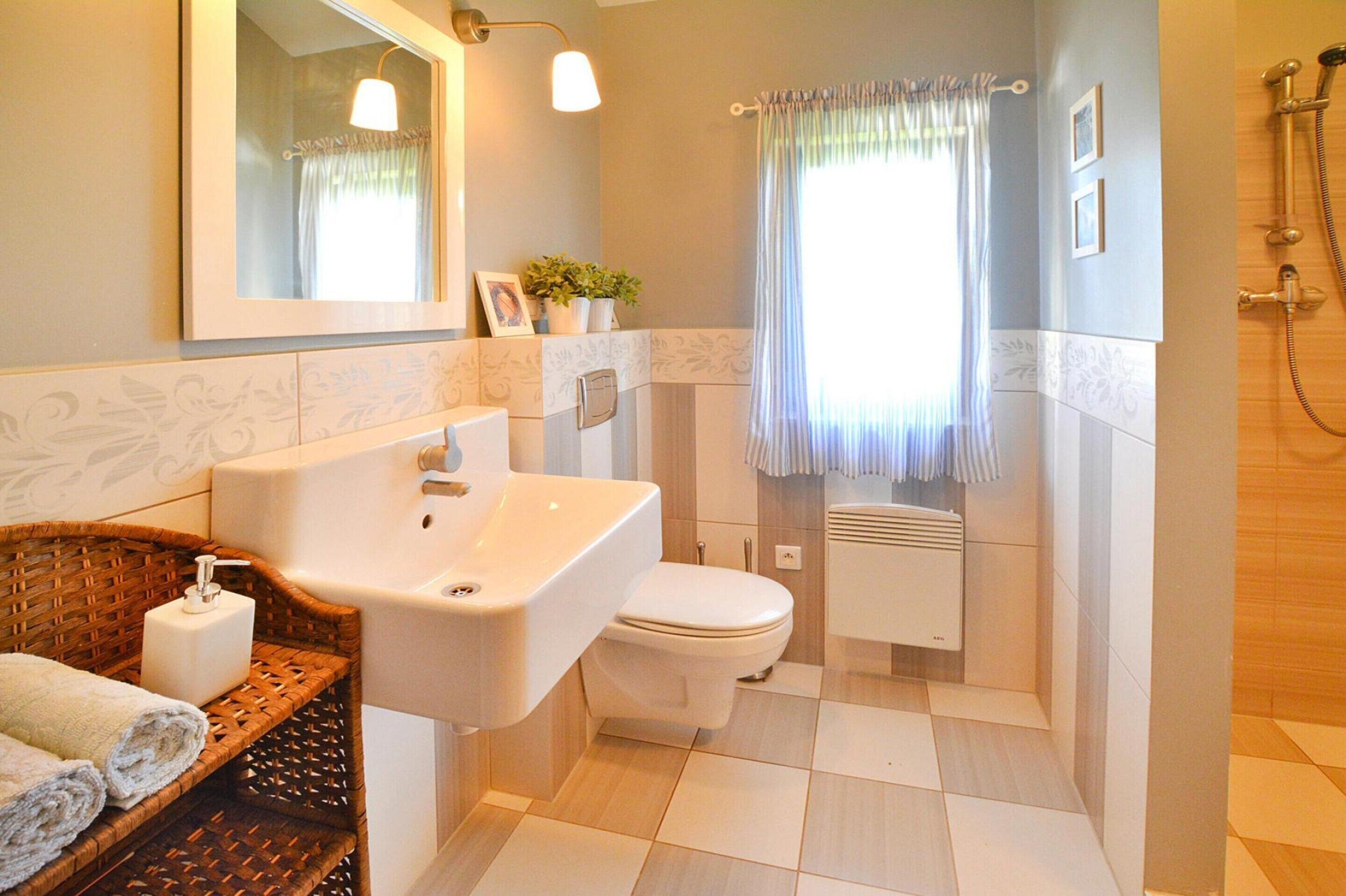 House | Bathroom