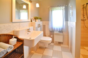 Bathroom - Huge Holiday Home With Garden, Oswino (Chociwel)