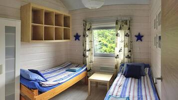 House | 4 bedrooms, individually furnished, bed sheets