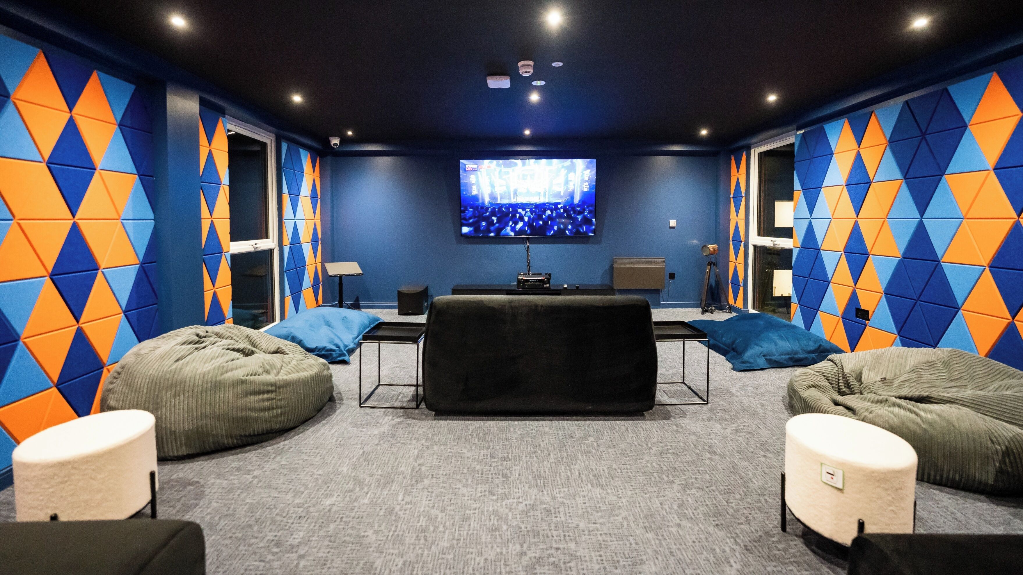 المنشأة من الداخل