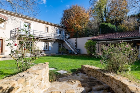 Property grounds. Gîte la Combe Verte – Renovated Farmhouse with Indoor Pool