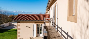 Gîte la Combe Verte – Renovated Farmhouse with Indoor Pool