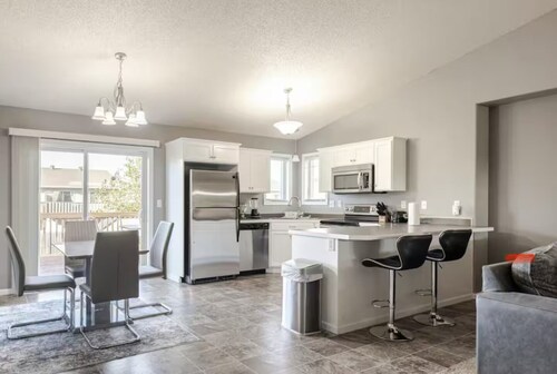 Spacious Pet-Friendly Townhouse