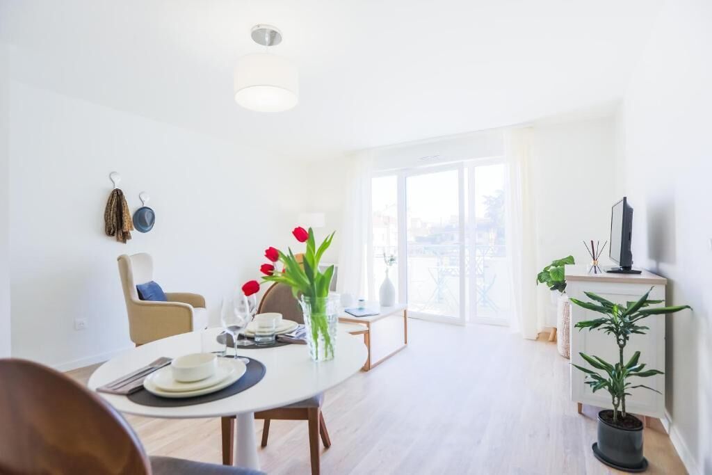 80-cm TV with digital channels