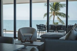 Fernseher, Tischfußball, Arbeitsbereiche