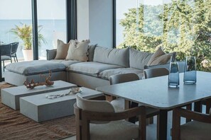 Fernseher, Tischfußball, Arbeitsbereiche