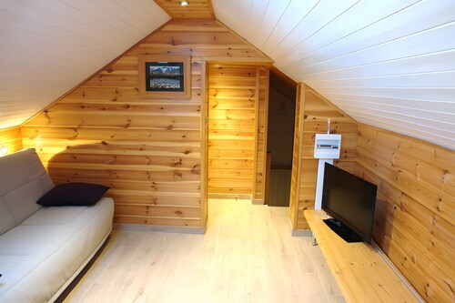 80 m² Apartment with Mountain View and Balcony