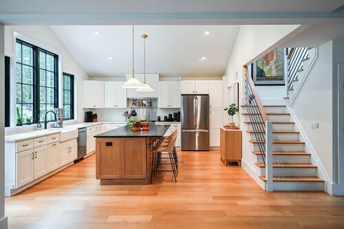 Peaceful Home in the Heart of Wine Country - Walk to Beach, Parks and Jitney