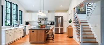 Peaceful Home in the Heart of Wine Country - Walk to Beach, Parks and Jitney