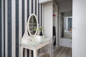 Apartment | Iron/ironing board, free WiFi