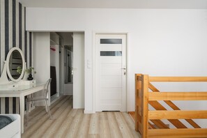 Apartment | Iron/ironing board, free WiFi