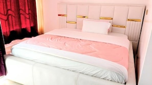Deluxe Double Room, City View | Desk, laptop workspace, iron/ironing board, free WiFi