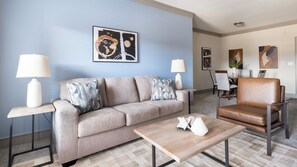 Apartment (2 Bedrooms) | Living area - Landing Apartments Houston - Kingsland Blvd (Houston)