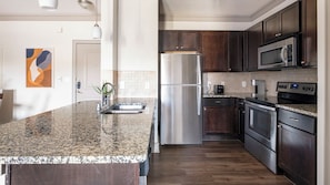 Apartment (2 Bedrooms) | Private kitchen | Fridge, coffee/tea maker - Landing Apartments Houston - Kingsland Blvd (Houston)