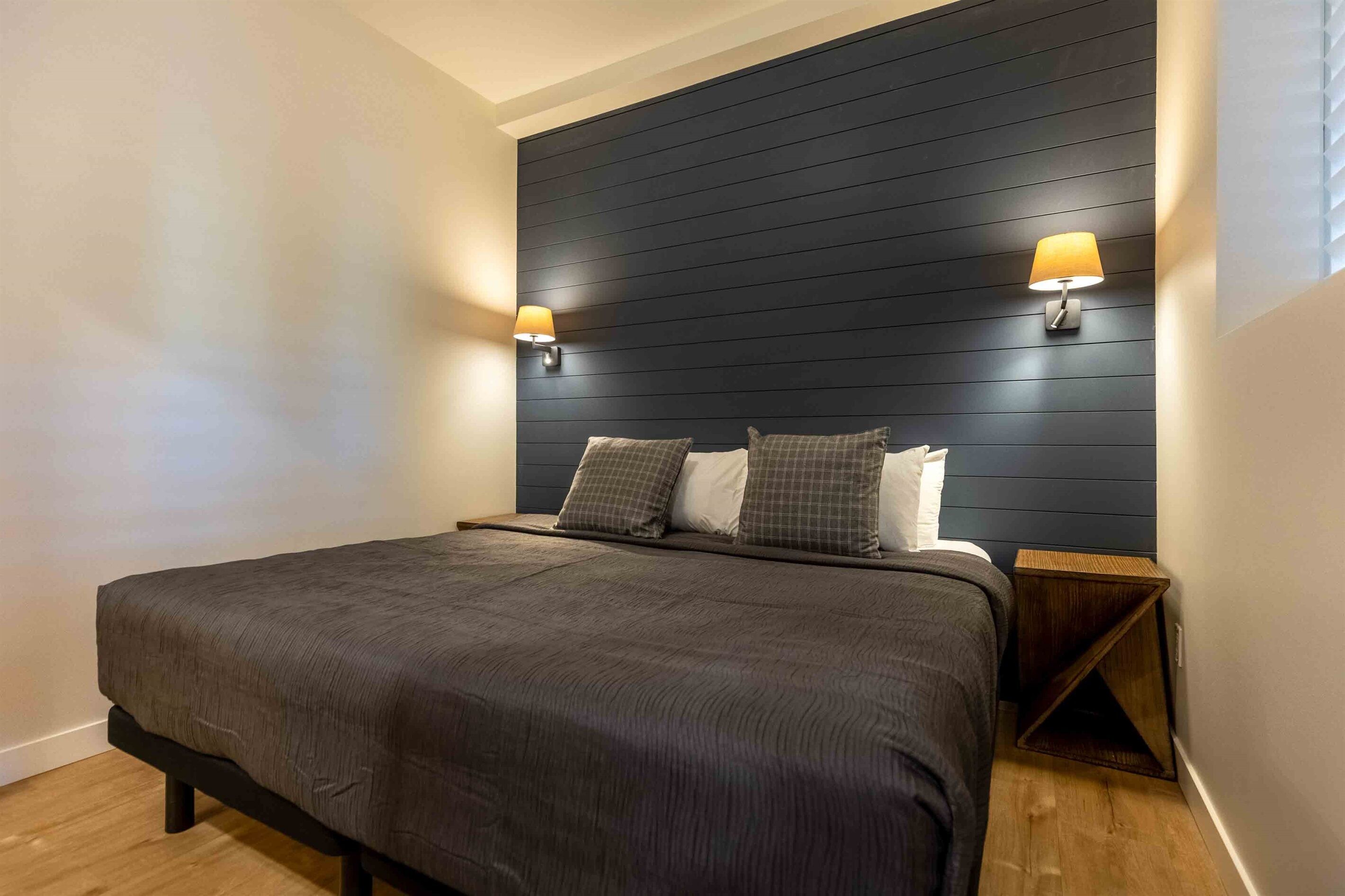 1 bedroom, travel crib, free WiFi, bed sheets