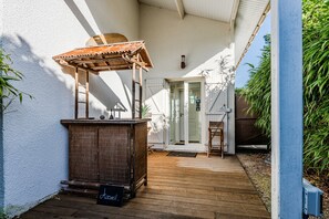 Exterior detail - Bed and Breakfast 'Makatea' with Shared Pool, Shared Garden and Wi-Fi (Gujan-Mestras)