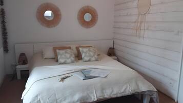 WiFi, bed sheets