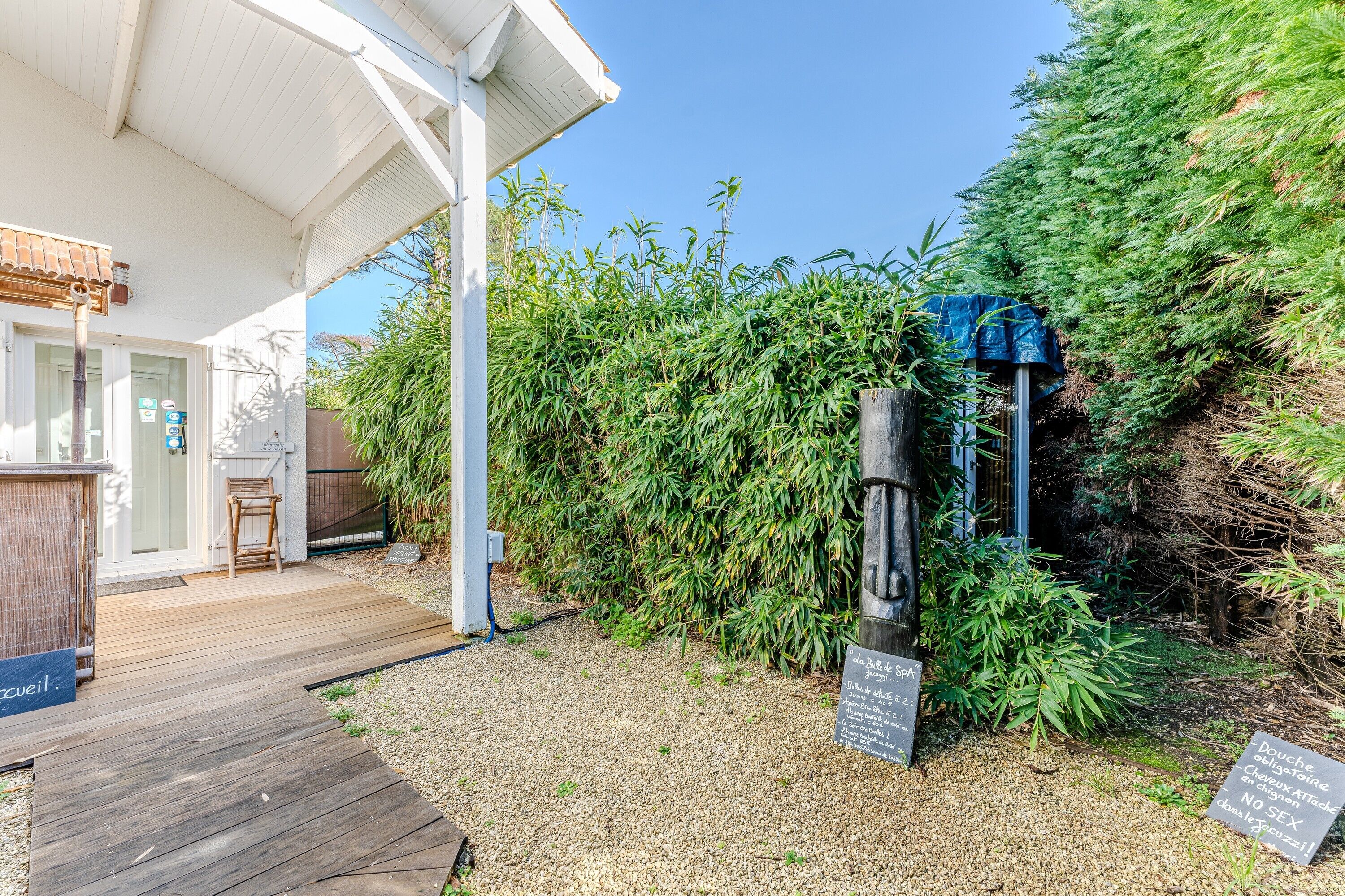 تفاصيل الفندق من الخارج