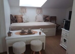 1 bedroom, WiFi, bed sheets