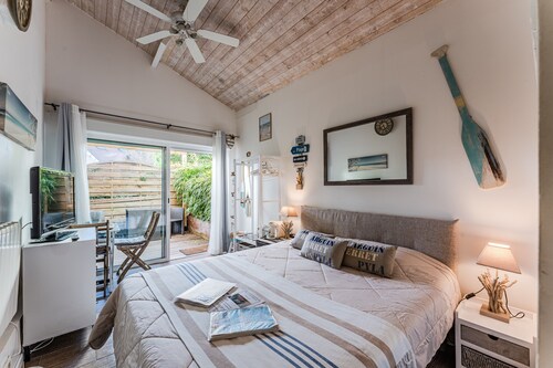 Chambre d’hôtes « Tikeau » avec piscine partagée, terrasse privée et Wi-Fi