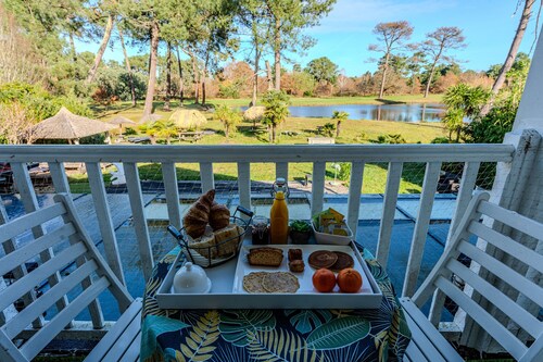 Bed and Breakfast 'Tikeau' with Shared Pool, Private Terrace and Wi-Fi