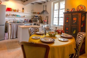 Apartment | Dining - Heated Pool Apartment in Uzes (Uzès)