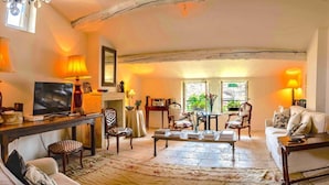 Unclassified image, 3 of 44, button - Heated Pool Apartment in Uzes (Uzès)