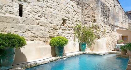 Heated Pool Apartment in Uzes