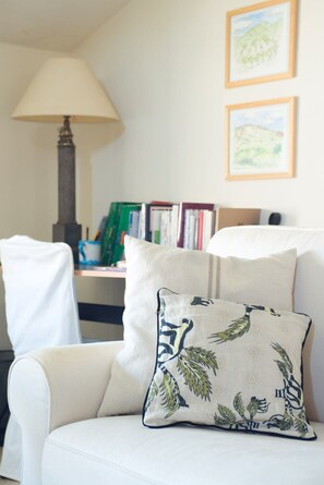 Apartment | Interior detail - Heated Pool Apartment in Uzes (Uzès)